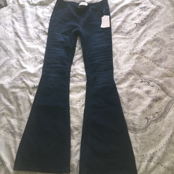 Free People Denim - ✨NEW✨FREE PEOPLE FLARE JEANS